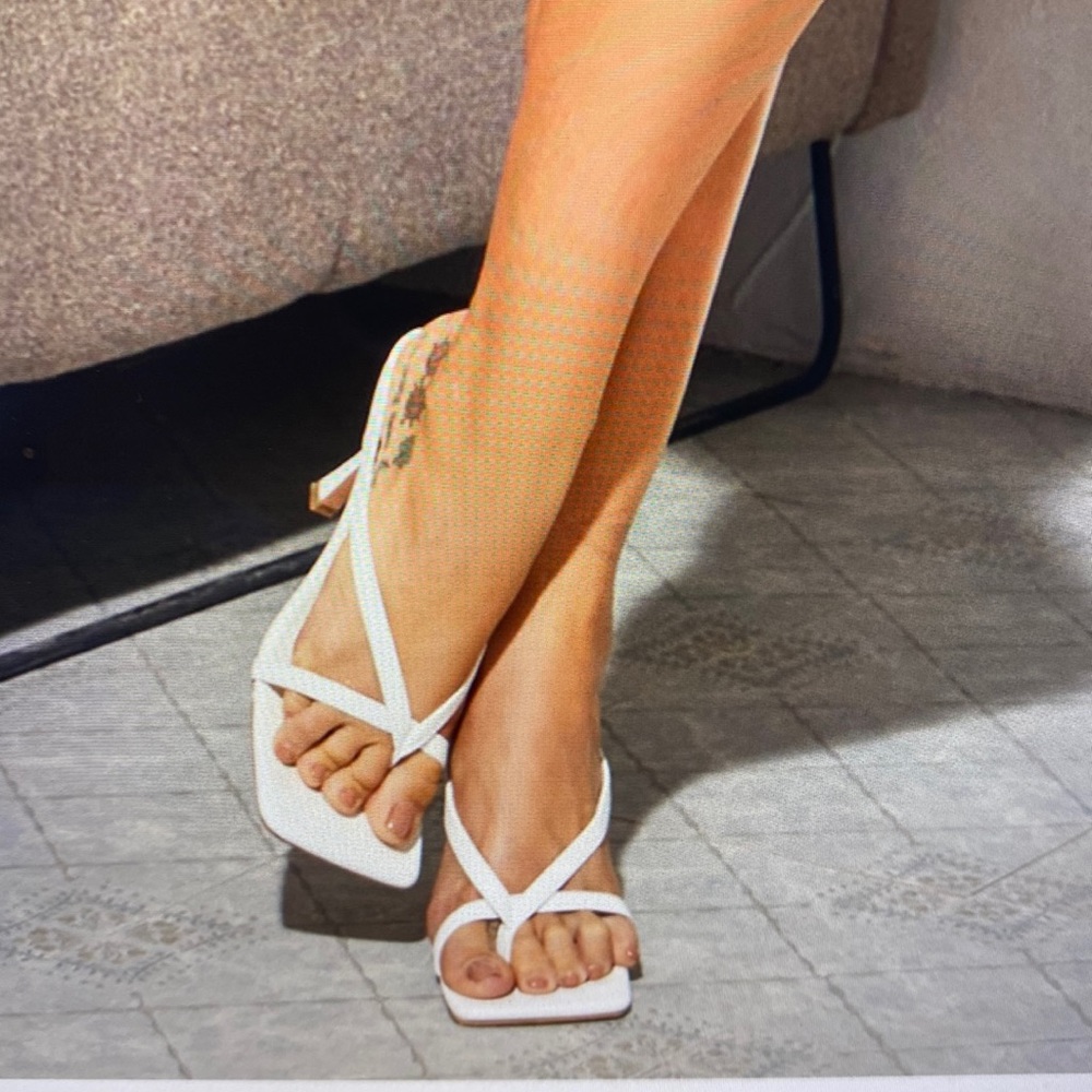 Shein white toe post stiletto heeled mules size 6.5